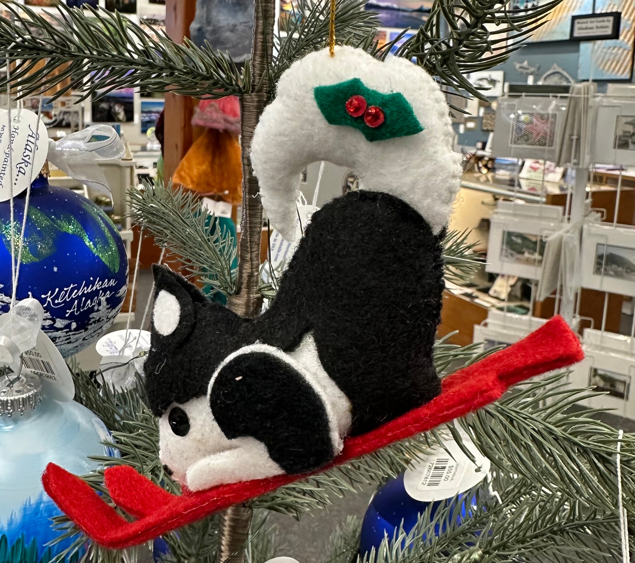 SKI HUSKY ORNAMENT