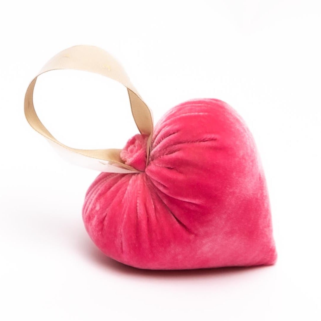 SMALL SILK BUBBLEGUM VELVET HEART WITH RIBBON